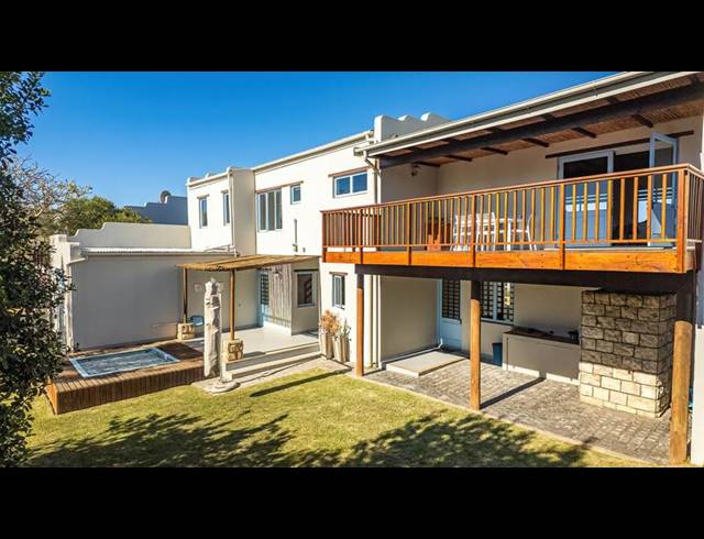 4 BEDROOM HOUSE FOR SALE IN STILBAAI-WES